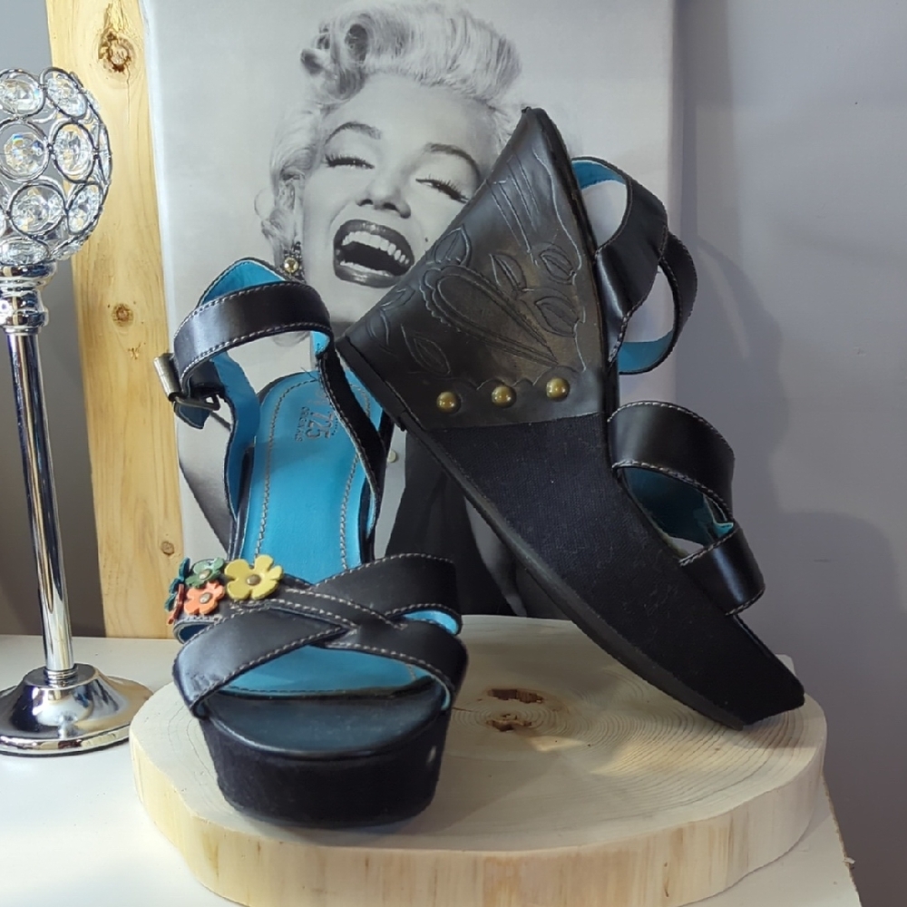 Elegant Black and Blue Platform Sandals